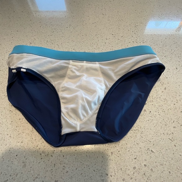 UXH swimsuit - Picture 5 of 6